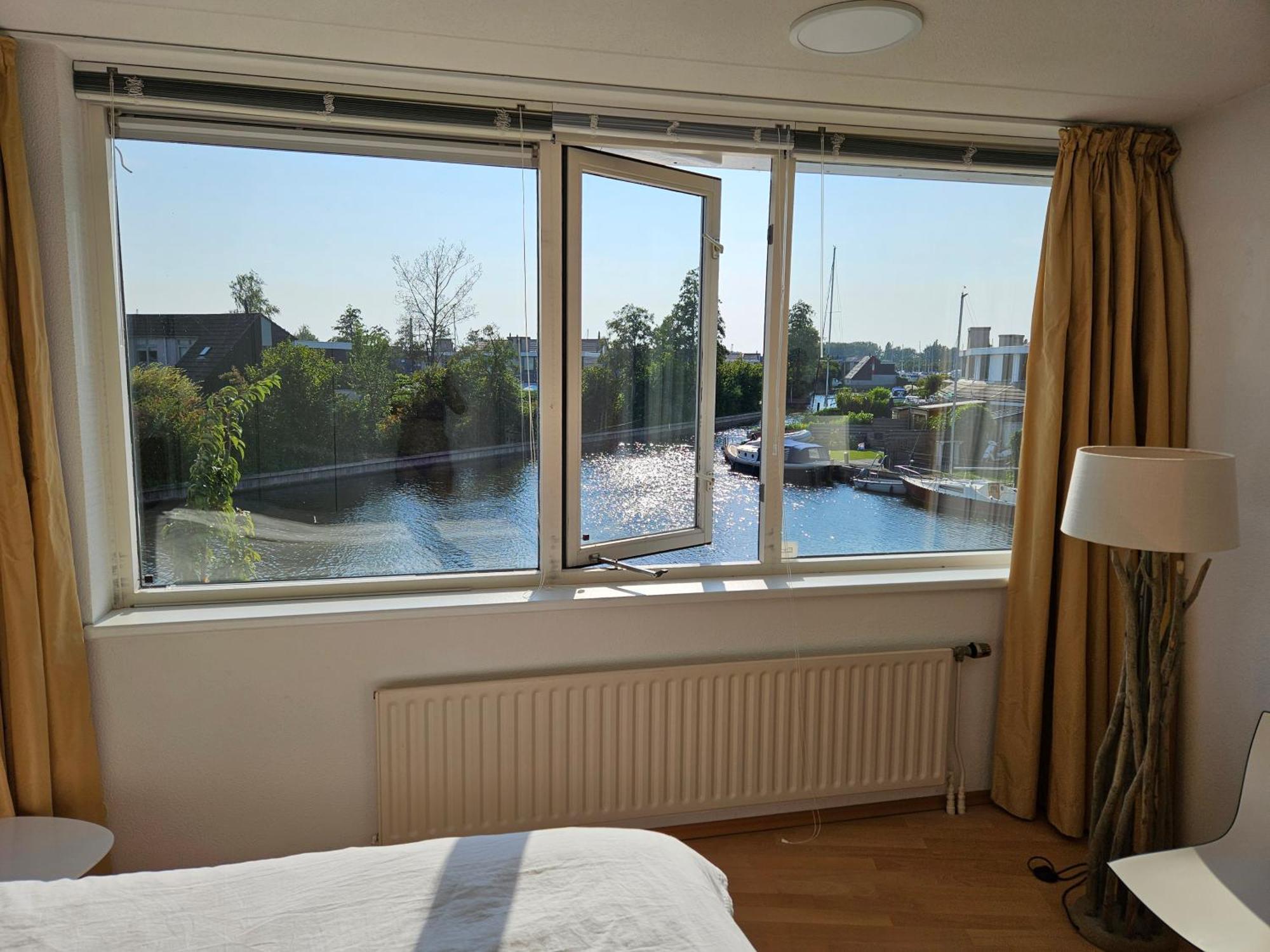 House - Luxe Familiehuis Aan Het Water Casa de Férias *